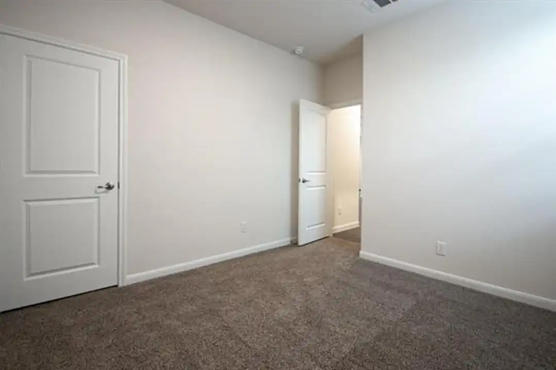 3608 Southbend Dr - View 4