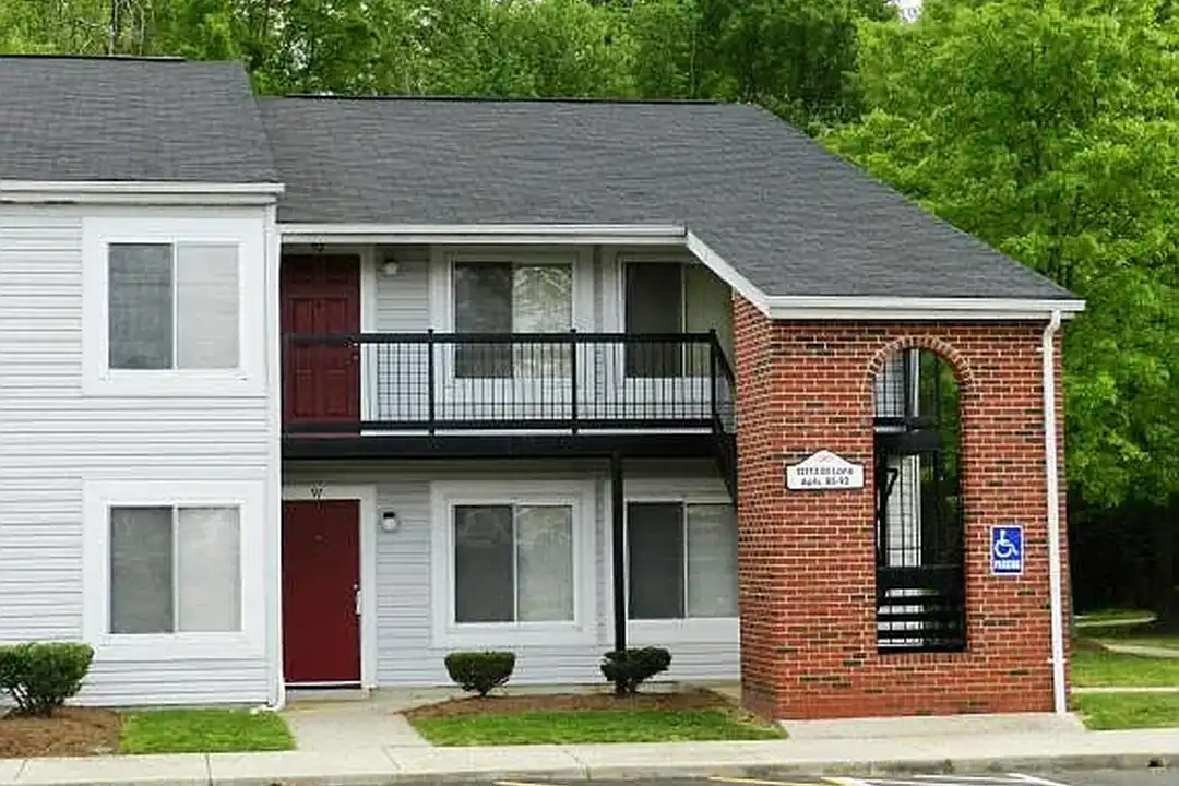 Pine View Apartments – photo 1
