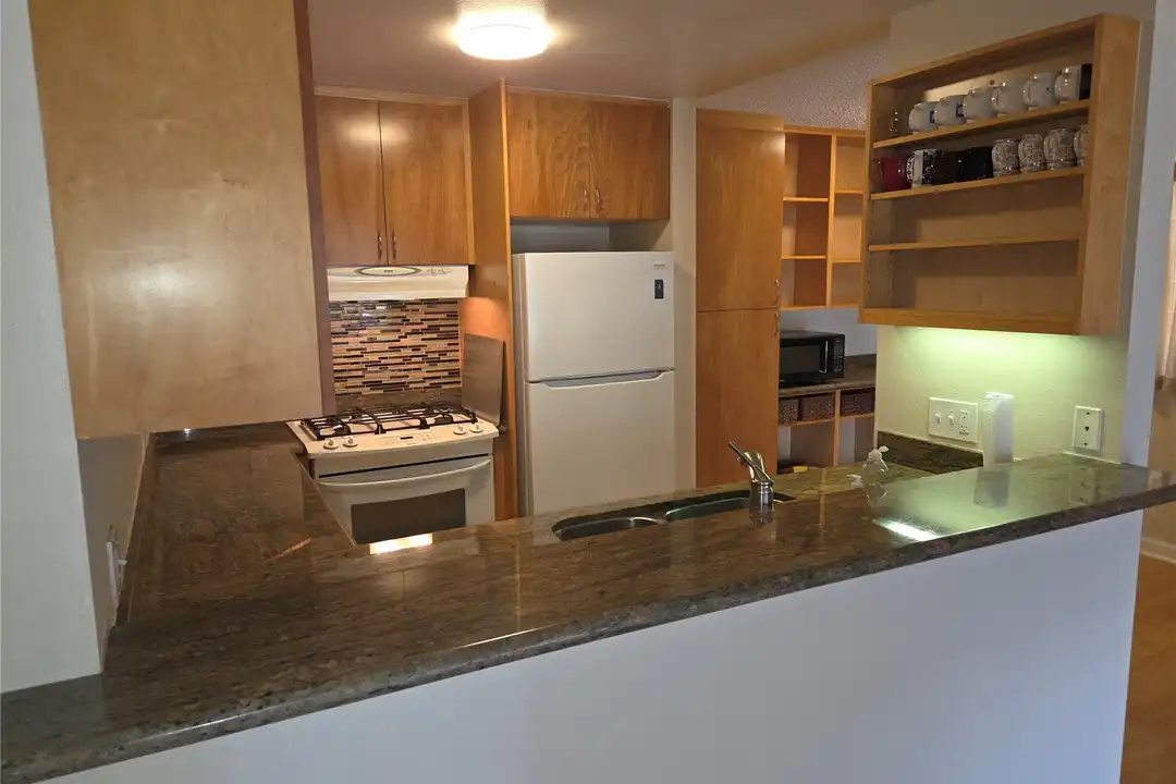 91-1072 Makaaloa St - More