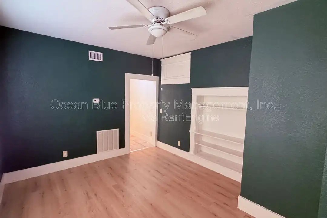 316 W Columbus Dr unit A - More