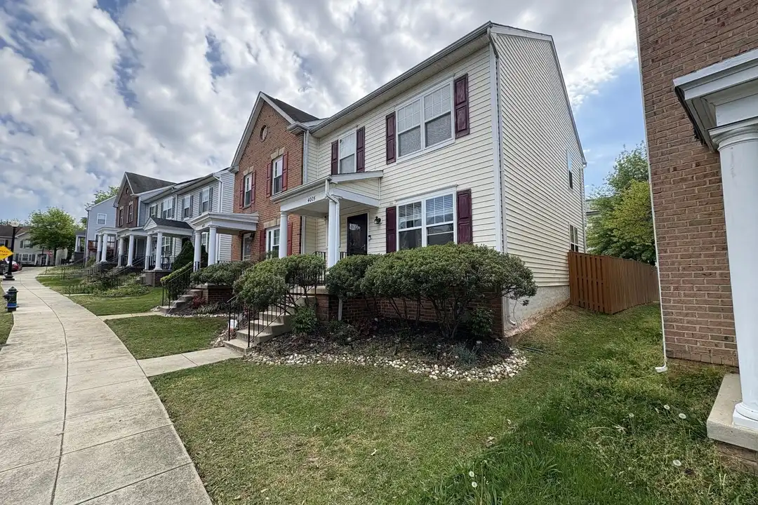 4005 Blakney Ln SE - View 3