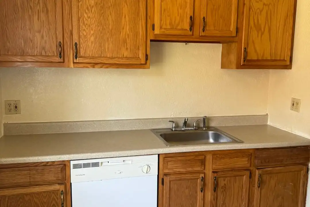 23921 Banbury Cir unit 7 – photo 1 of 5