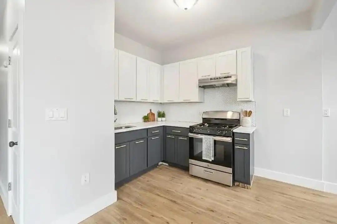 327 S 19th St unit 2 - View 2