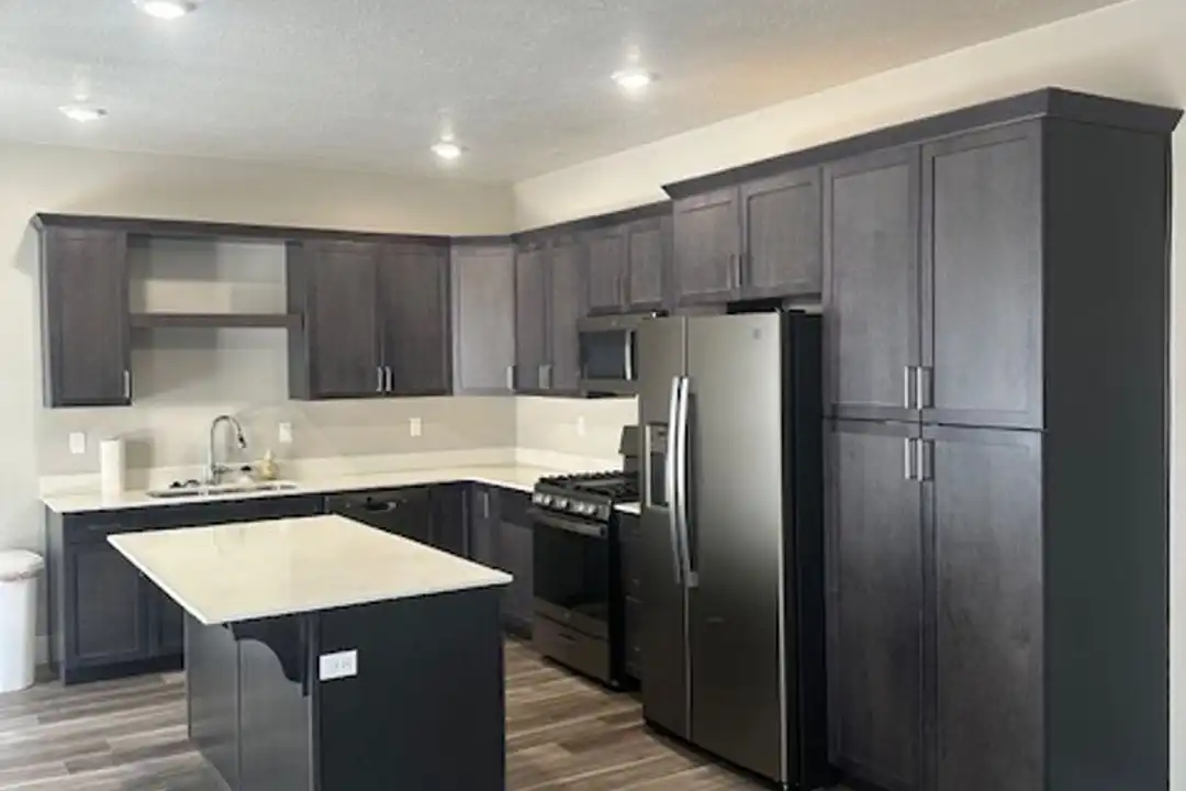 1601 S Quartz Dr unit # D - More