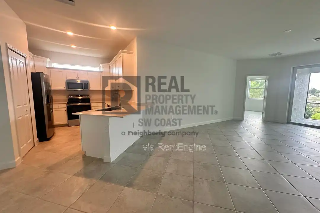 20501 Hazelnut Ct S - View 4