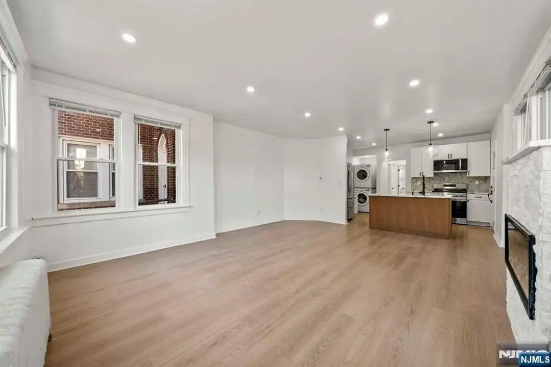 170 Cedar St unit Fl 1 - View 3