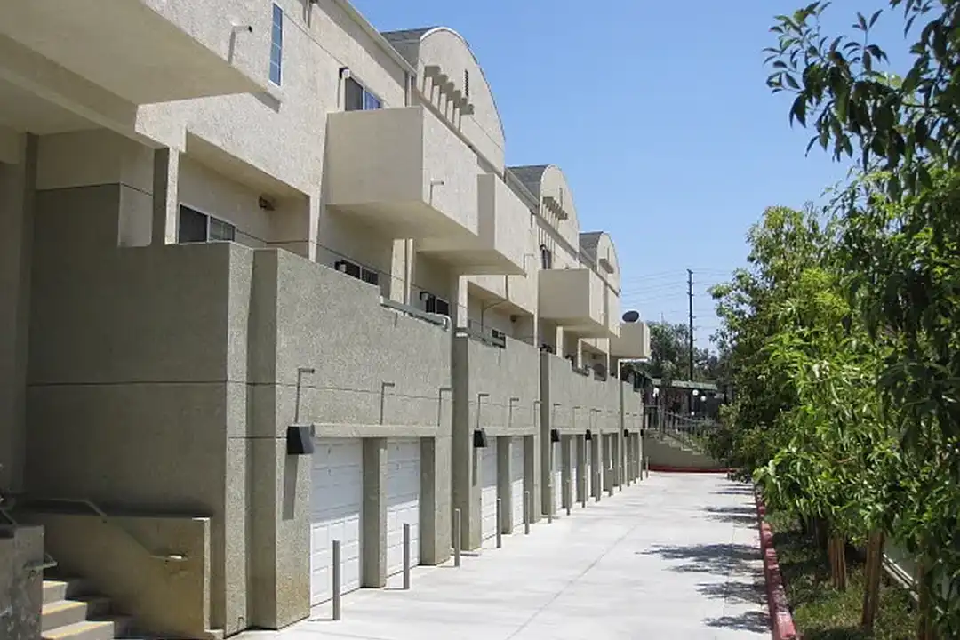 Towne Crest Apartments – photo 1