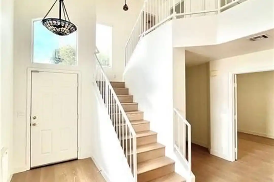 6608 Lund Dr - More