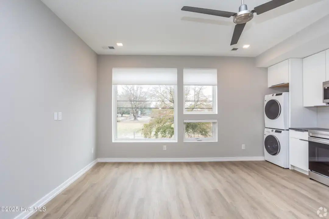 607 S 11th St #101 - View 5
