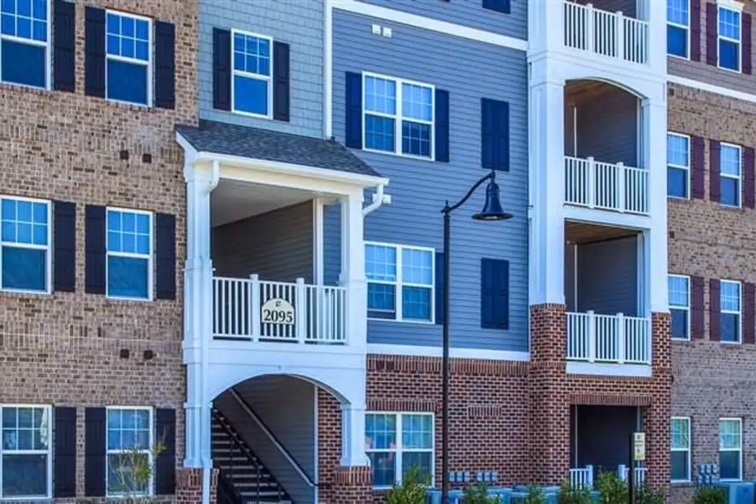 2240 Reserve Cir - View 6