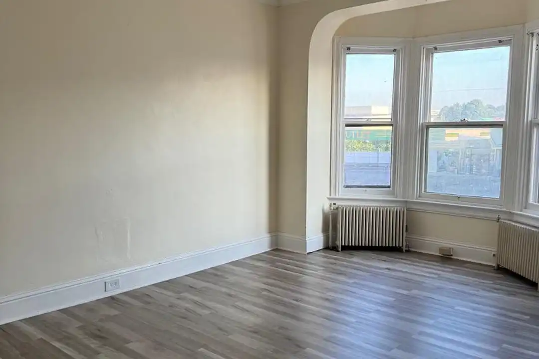 1104 W Market St unit 2 – photo 1