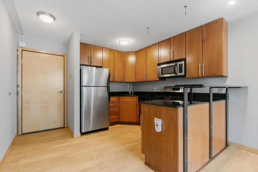 2530 1st Ave S #101 - Vista 4