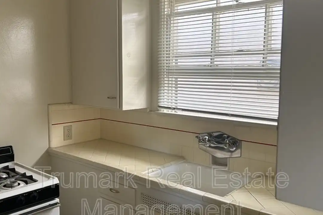 1451 E Broadway unit B - View 5