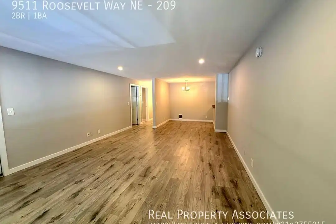 9511 Roosevelt Way NE - View 6