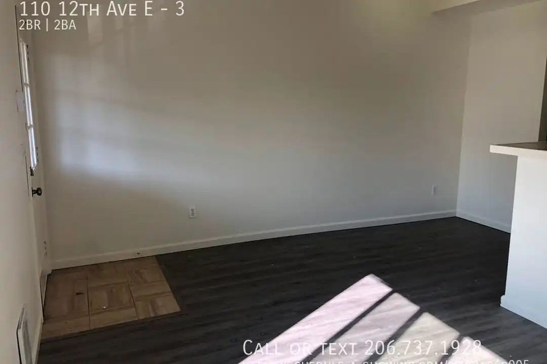 110 12th Ave E - View 4