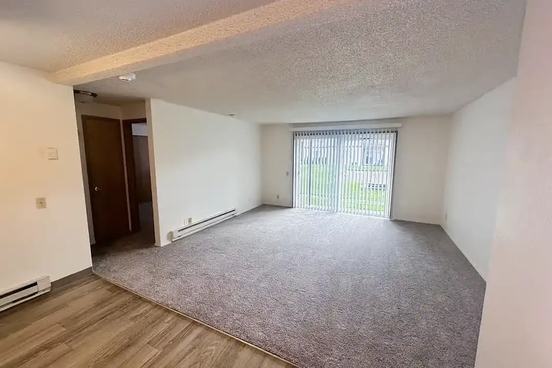 Woodland Greens Apartments - More