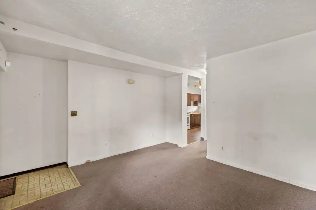 2232 Woodstock Ave unit 2232 Woodstock Avenue - Apt #1 - More