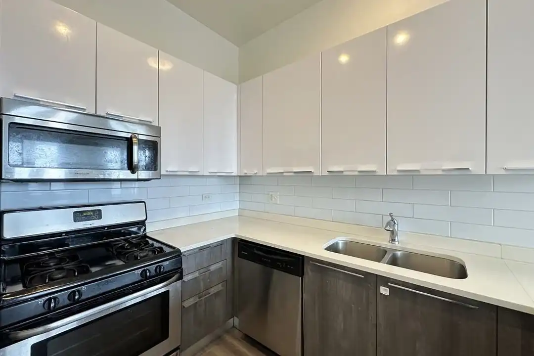 2700 W North Ave unit 207 - Vue 5