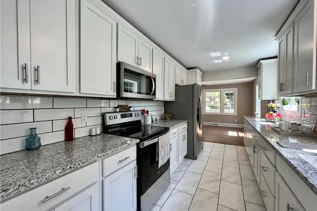 1919 Maryland Ave - View 2
