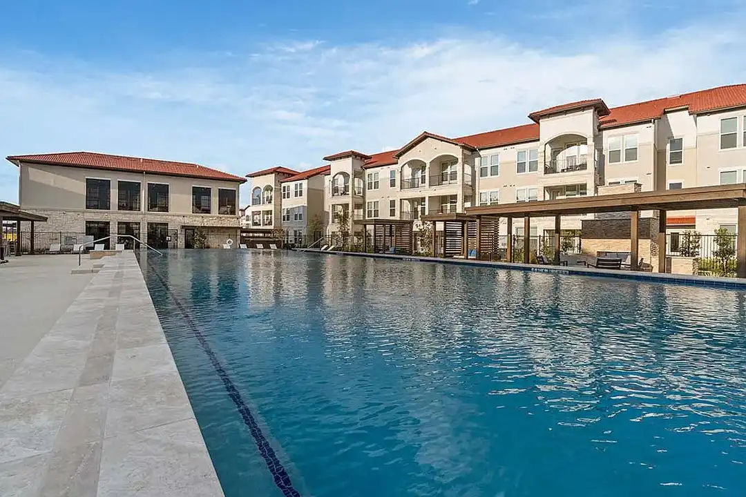 Reveal Lake Ridge - 7402 Lake Ridge Pkwy - Grand Prairie, TX | Rent.