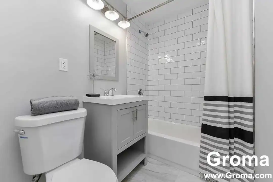 31 Rowell St - More
