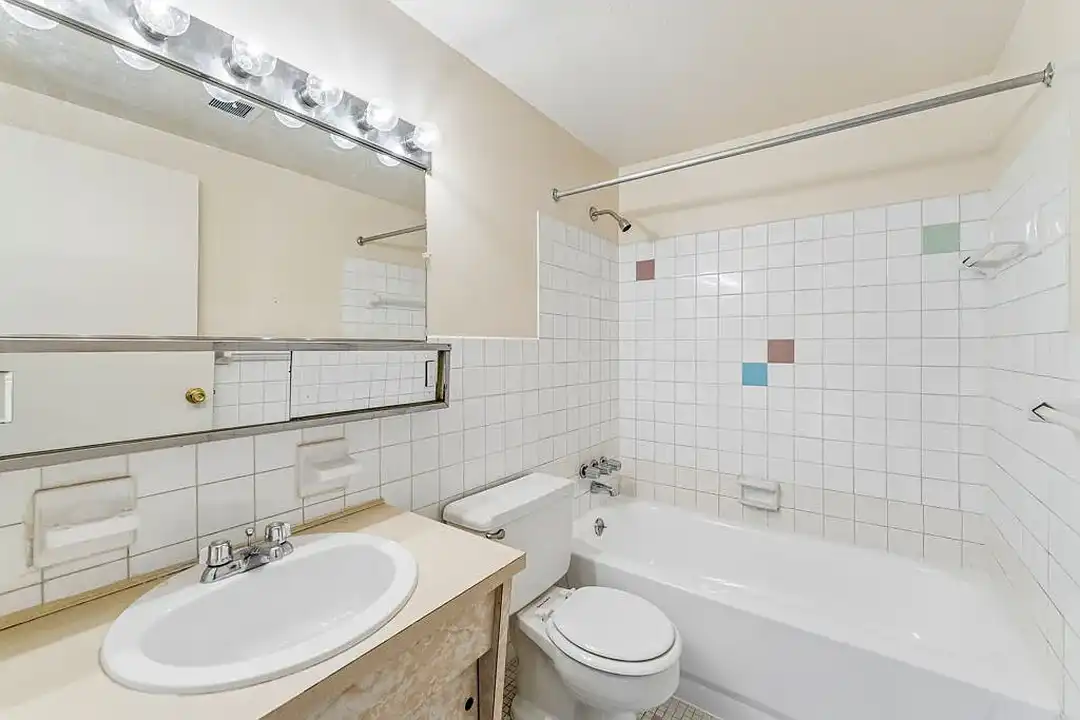Bishop Park Apartments – photo 1 of 33