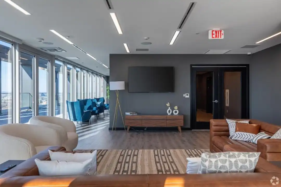 28 Cottage St - More