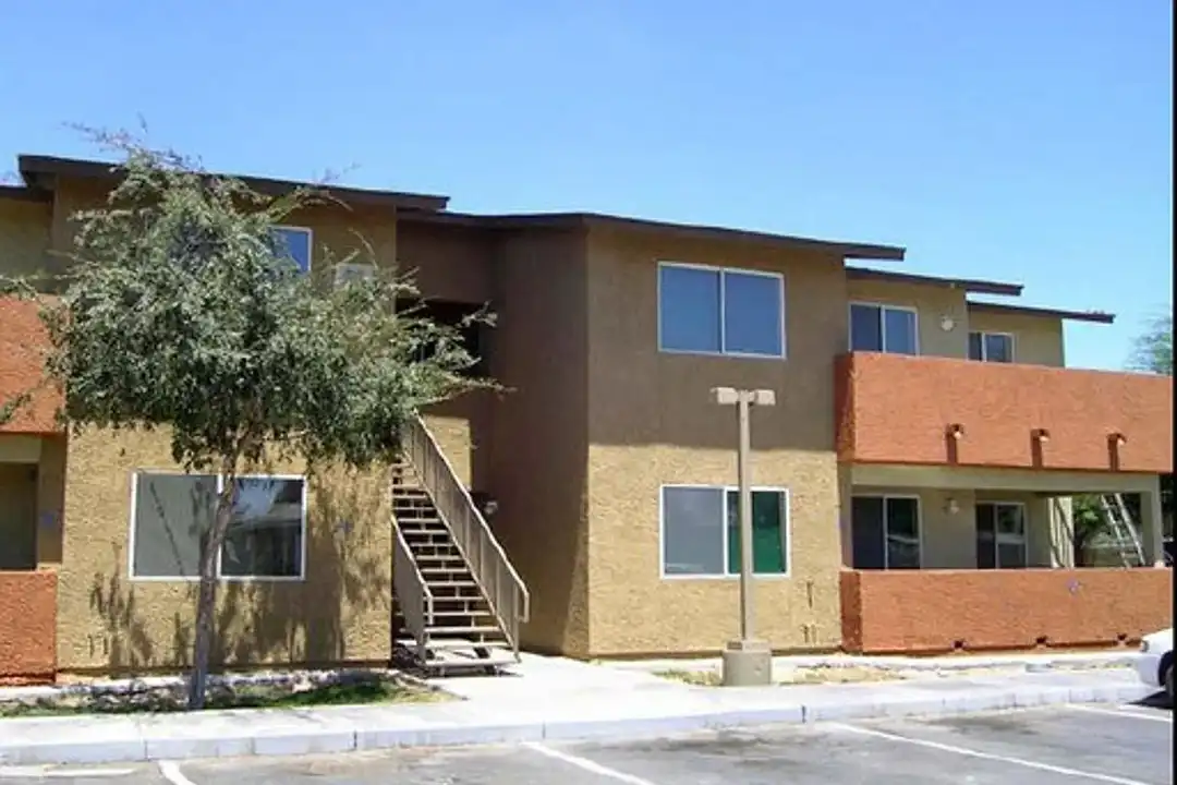 879 E County 22nd St, San Luis – photo 1 of 11