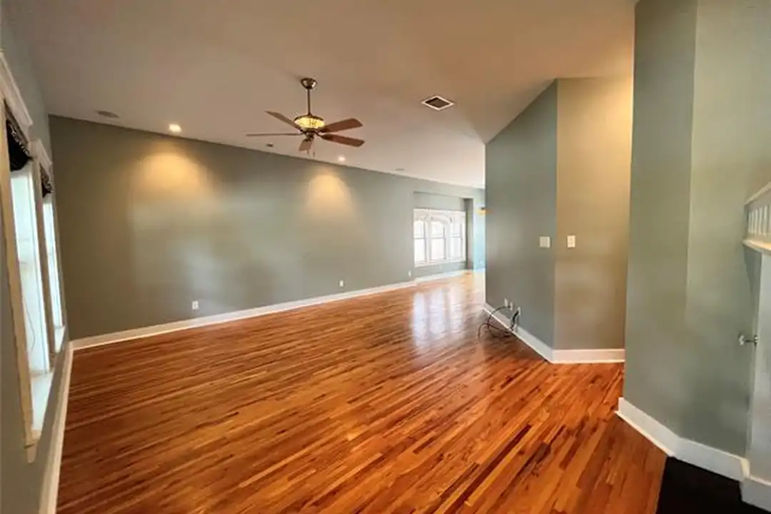 709 Roberts St - View 2