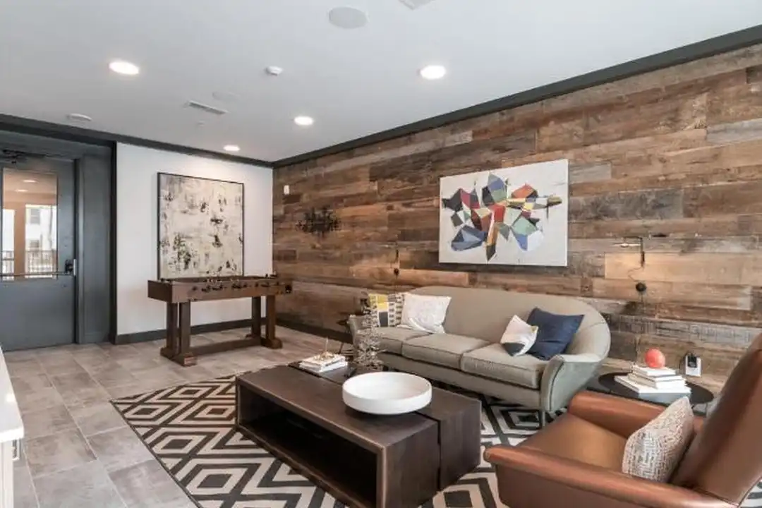 1005 W Main St - View 6