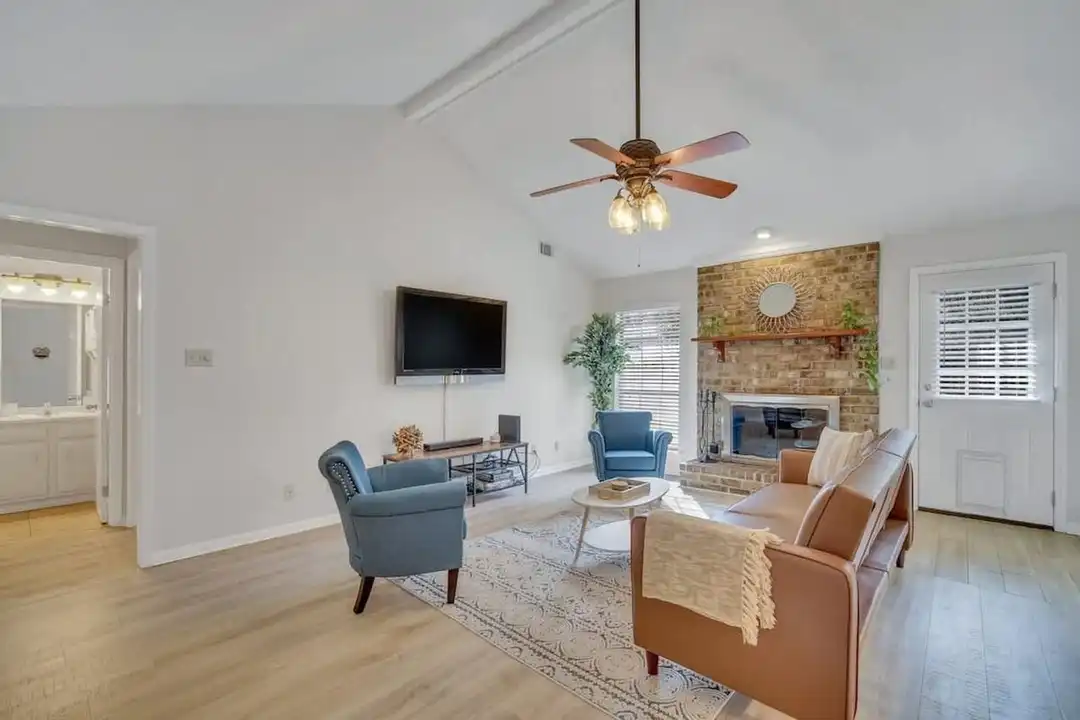 313 Manden Rd unit 1244797P - View 3