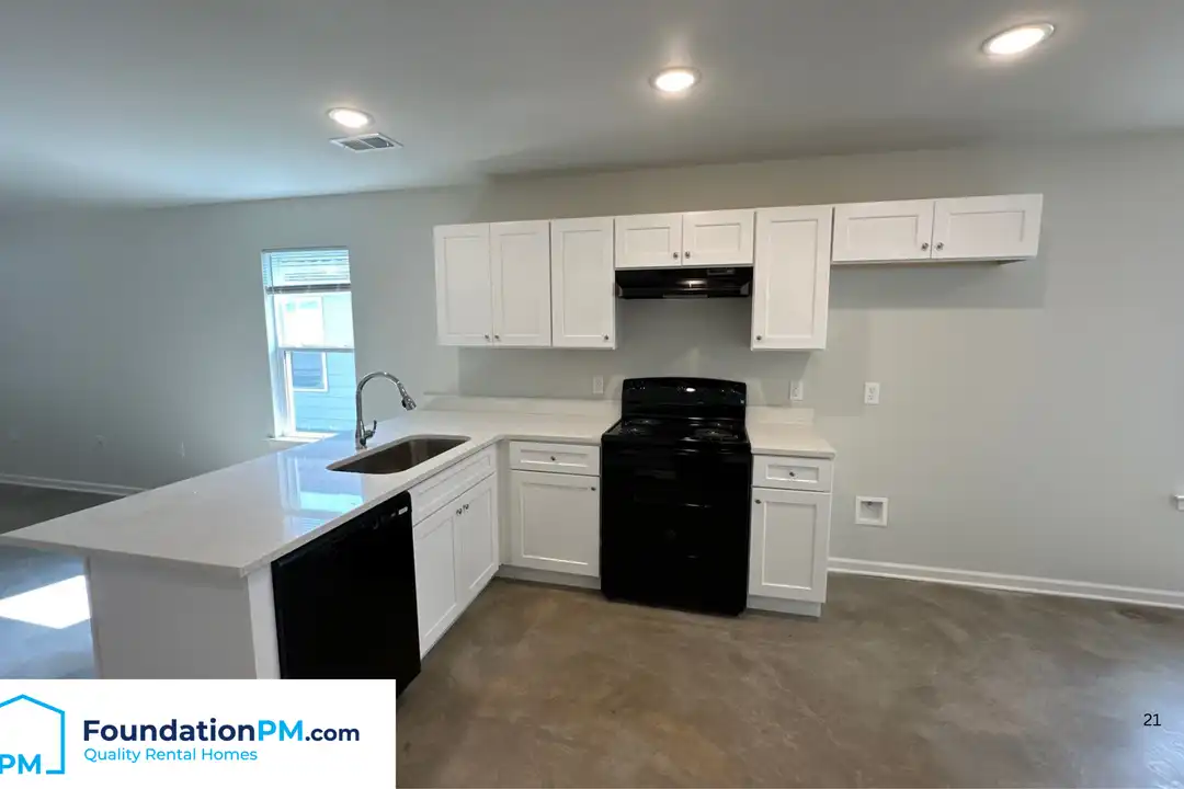 House in West Memphis - View 5
