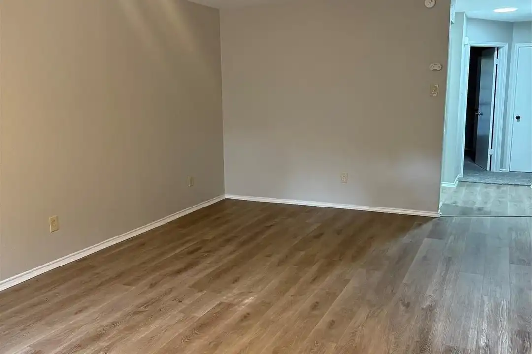 304 E Hickory St #A - View 3