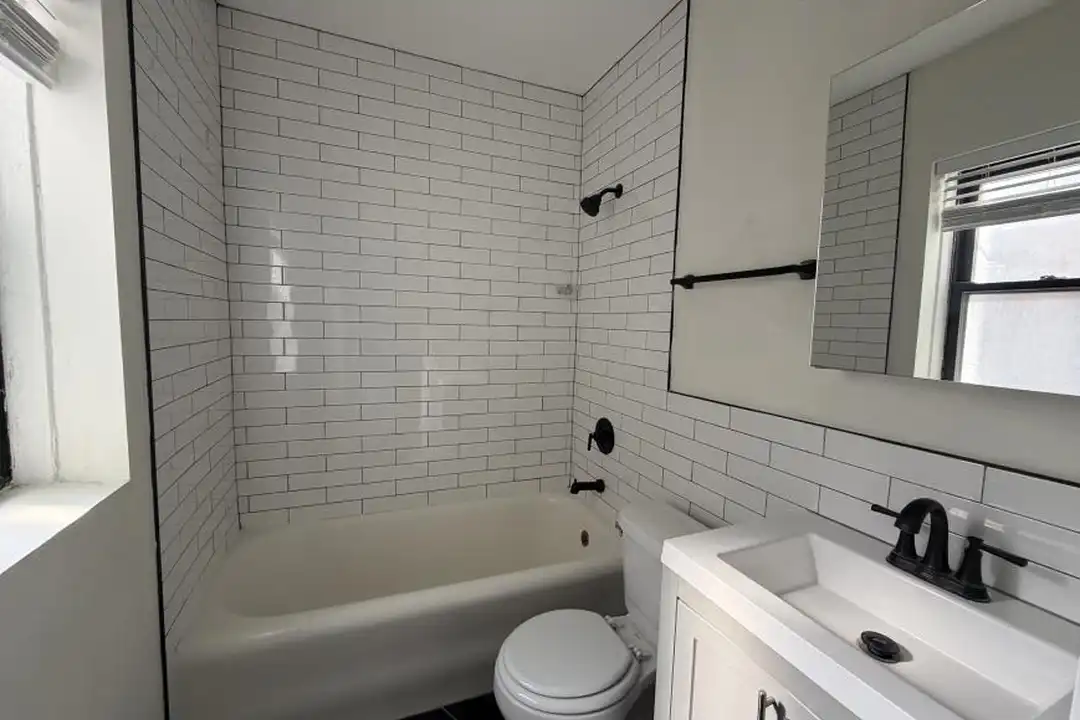 5509 N Lincoln Ave - View 6