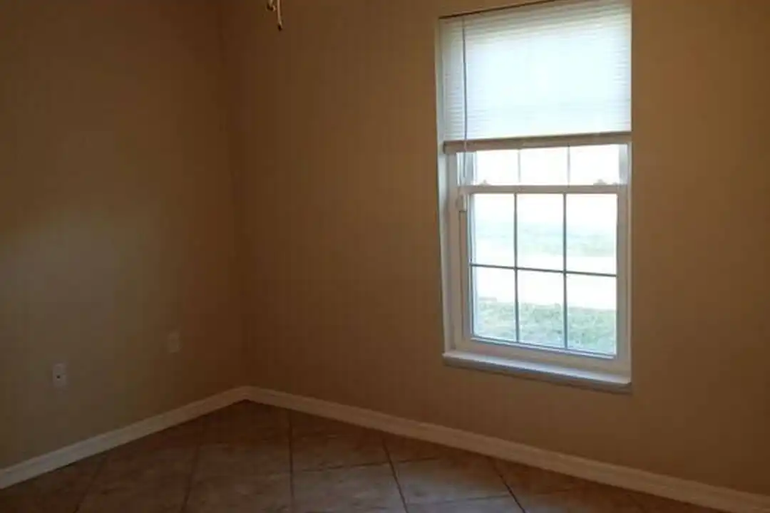 14024 Higgins St - View 5