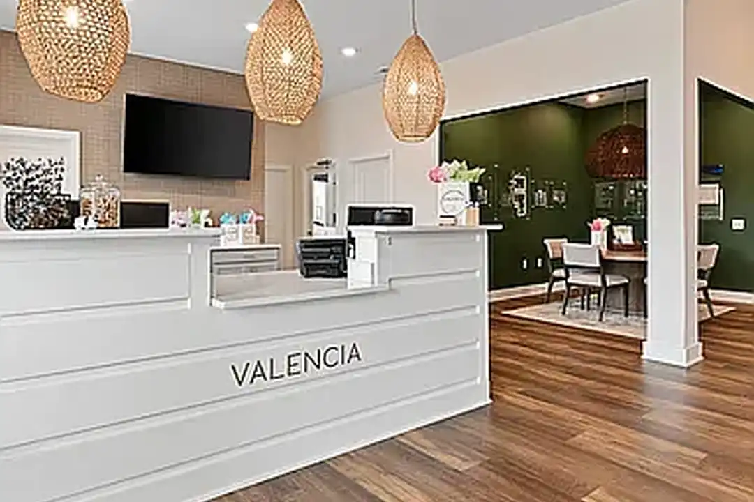 Valencia on Avery – photo 1