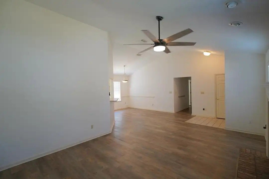 2605 Yarmouth Ln - View 5