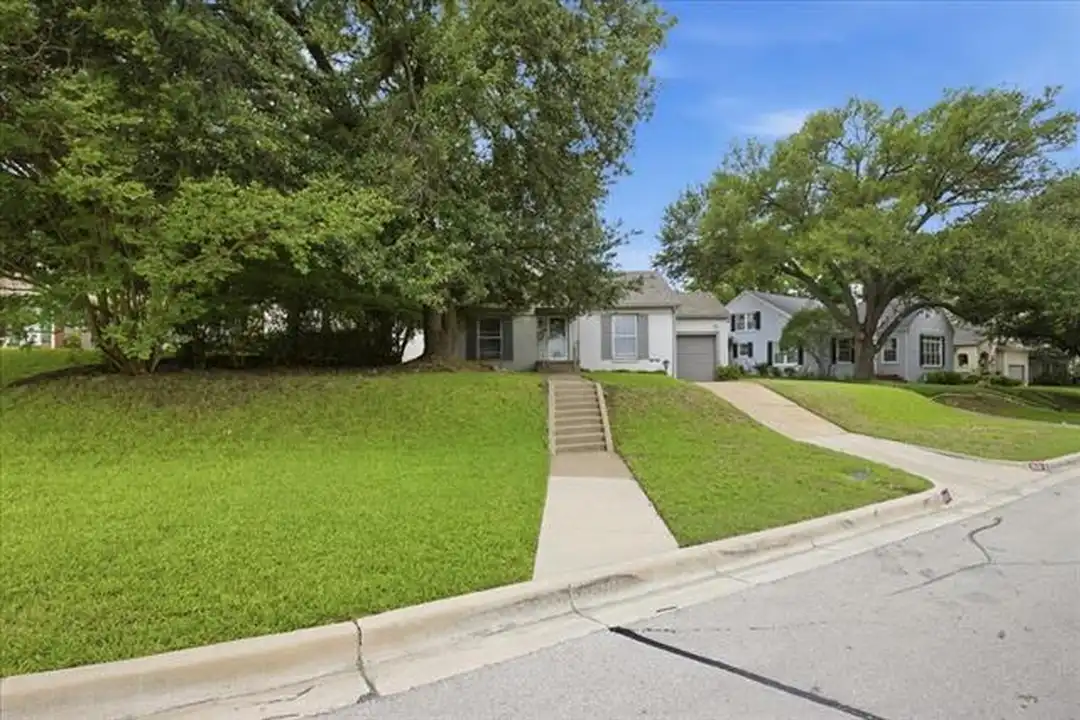 3101 Westcliff Rd W - View 6