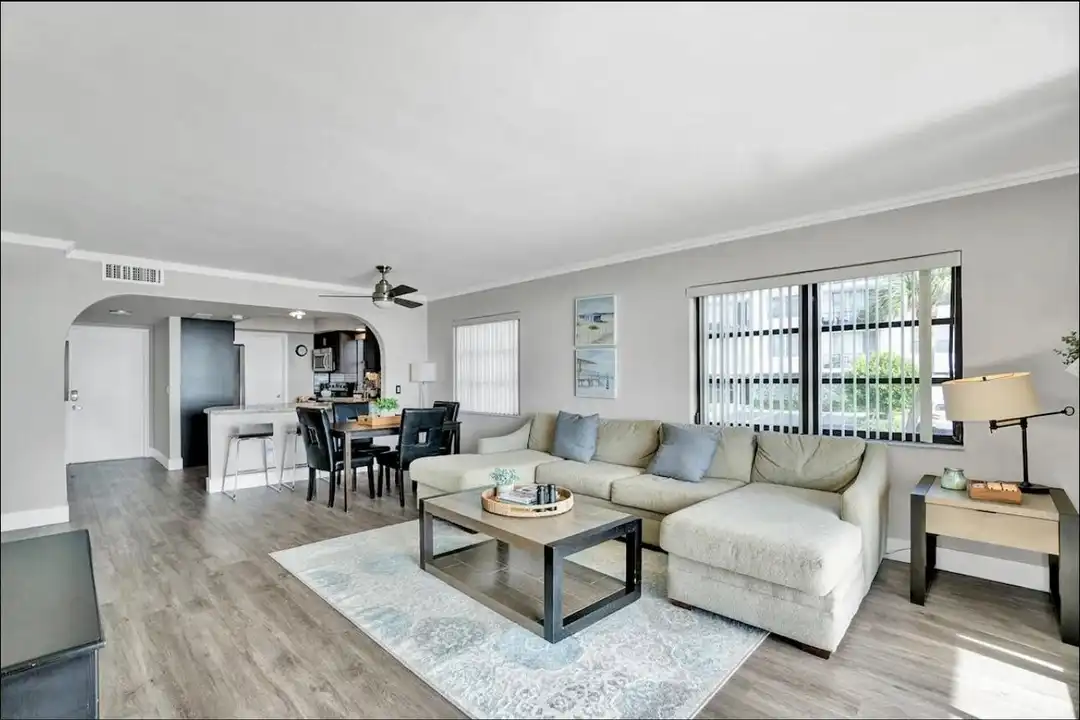 300 Croton Ave #102 - View 5