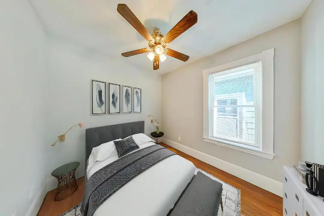 737 Parker St - More
