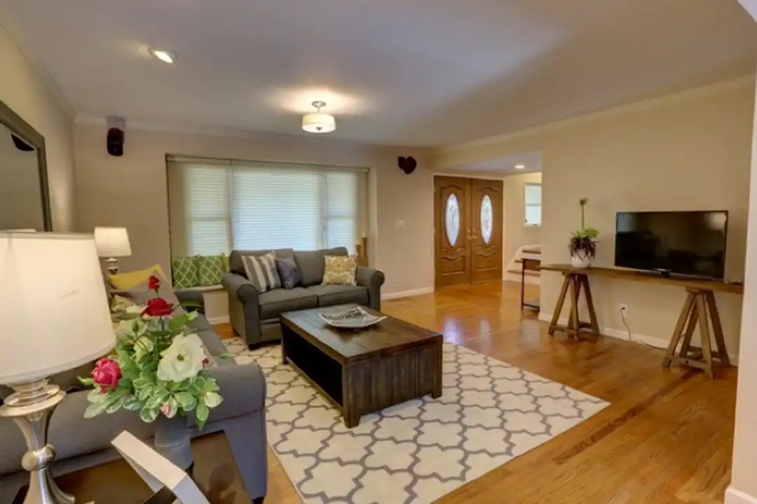 3185 Temple Ct - View 6