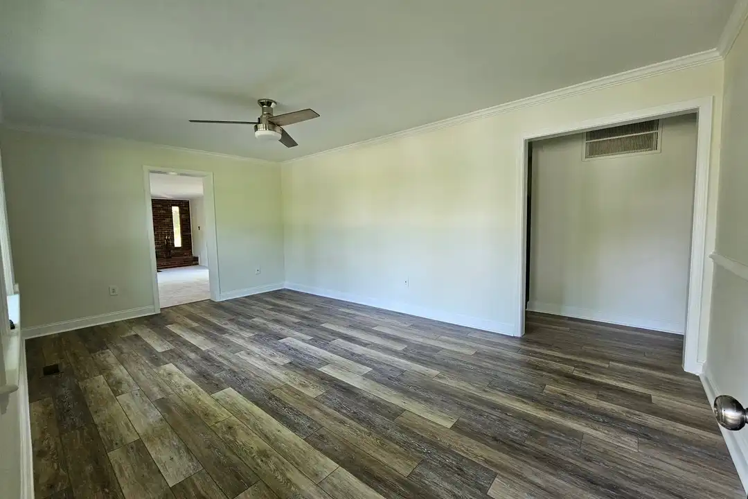 8405 Rugby Rd - View 5