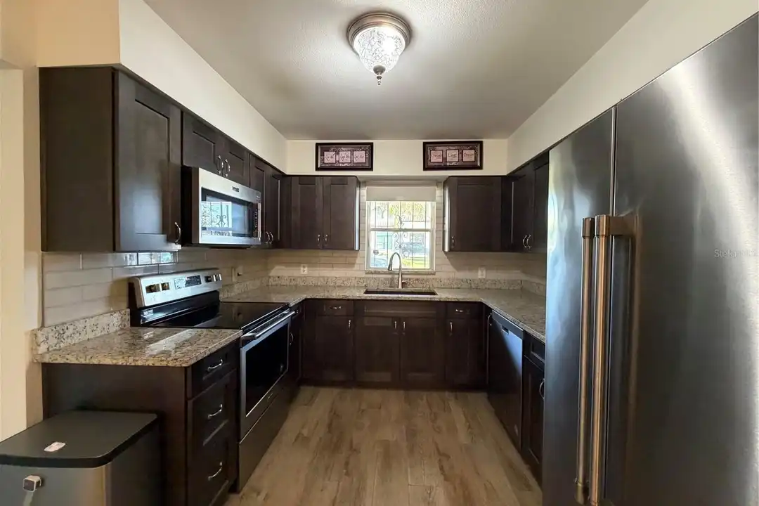 3230 W St Conrad St – pohled 3