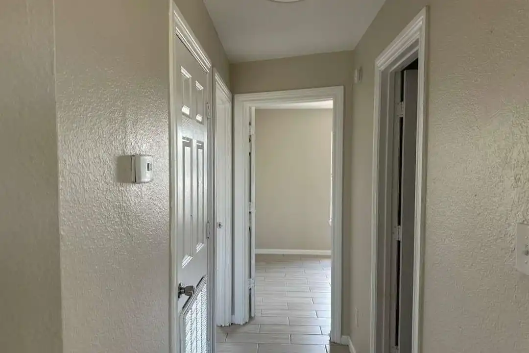 402 Gastel Cir #14 - View 6