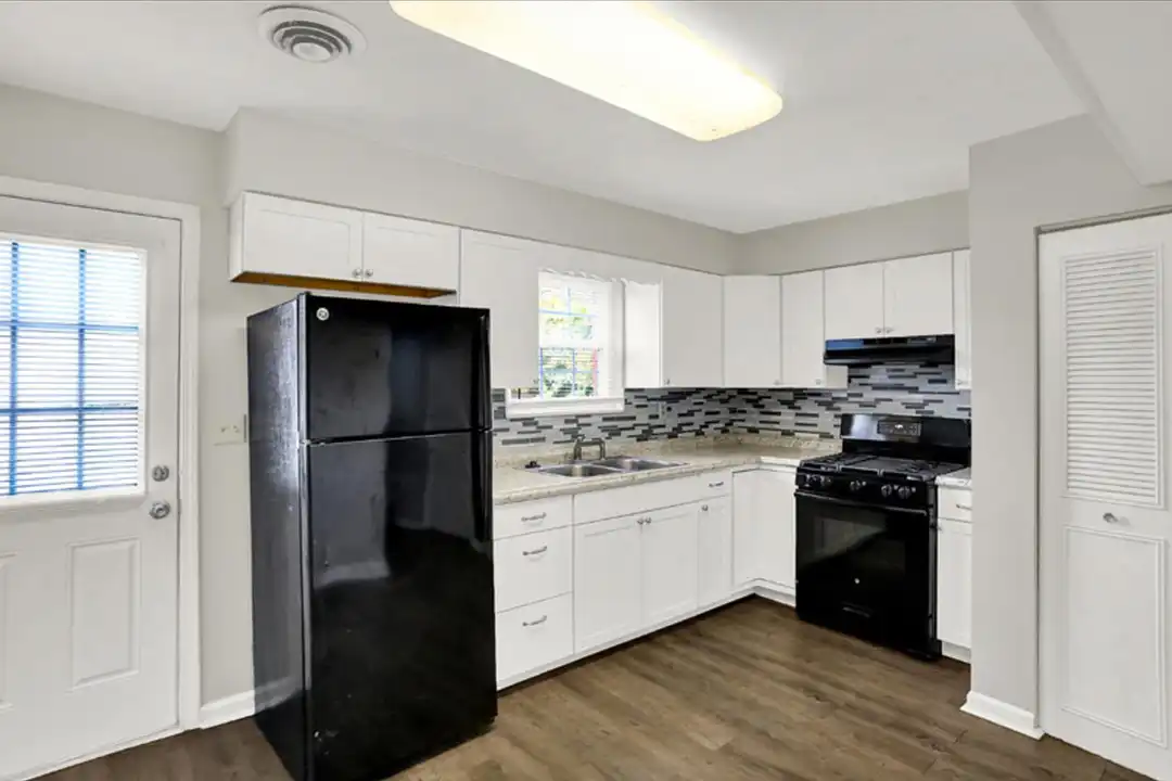 Apartment in Franklin - More