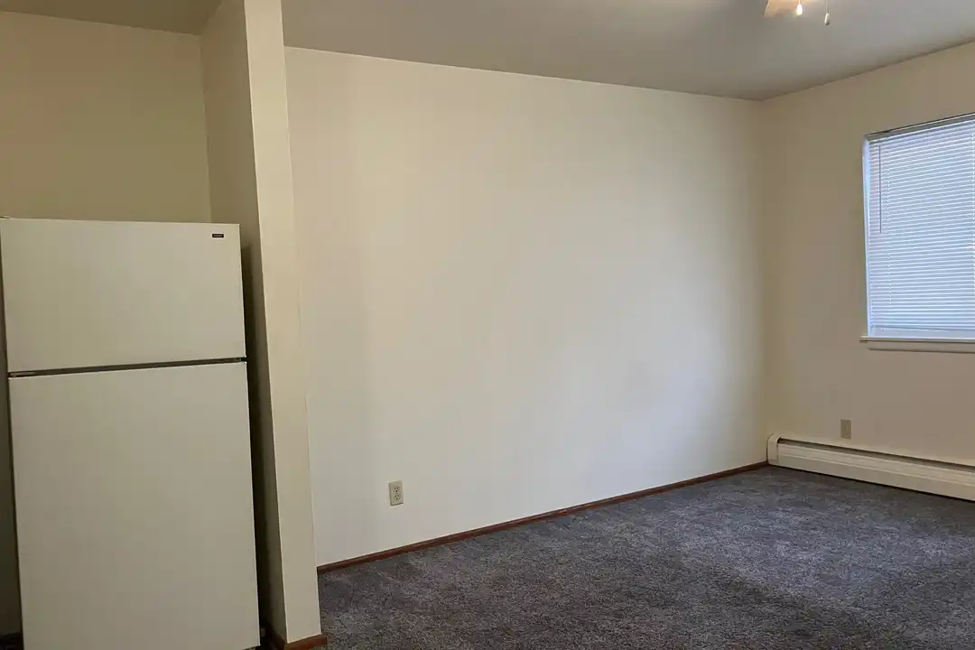 Apartment in Burlington - View 5