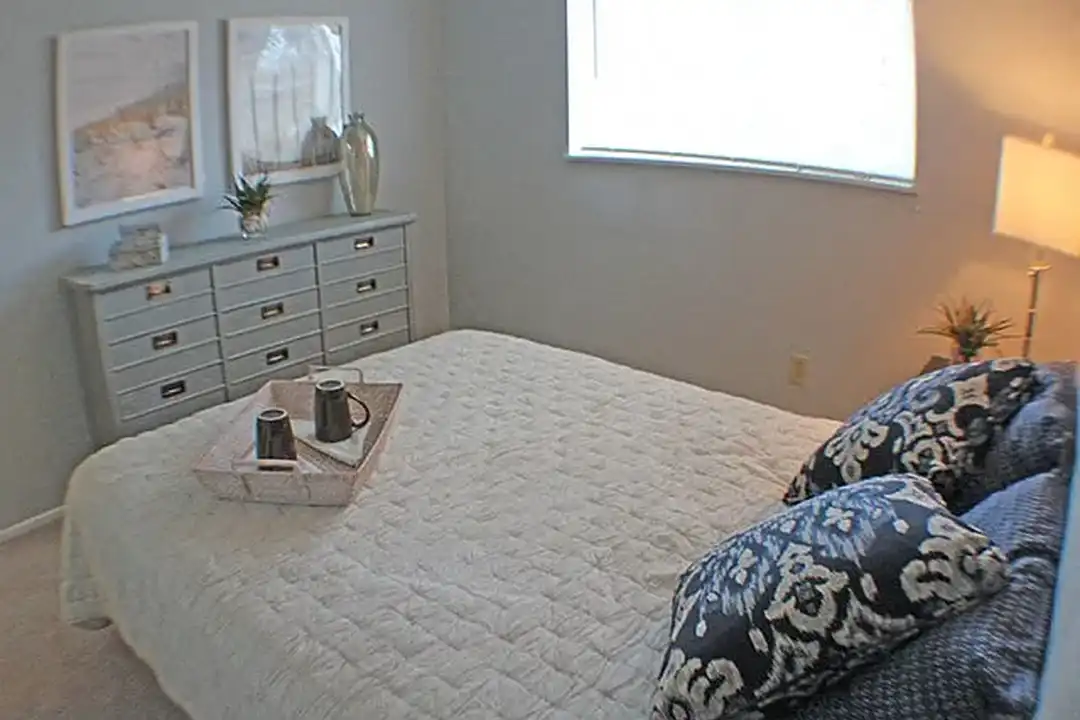 Valley York Apartments – photo 1 of 56