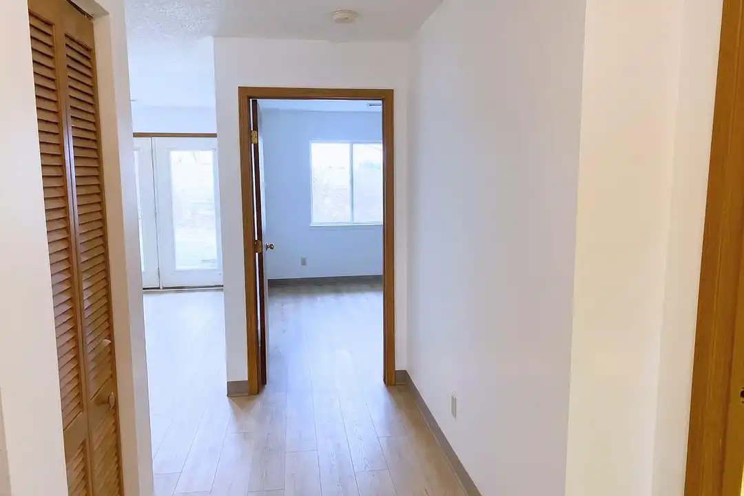 Garrison Park: Upgraded Living in Urbana, OH – photo 1 of 17