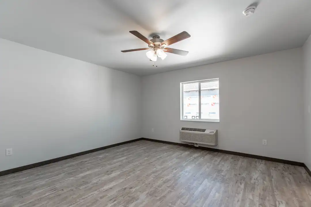 1050 N Valley Dr unit 7 - View 6