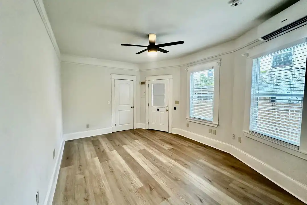 606 Lake Dot Cir unit Unit C - View 4